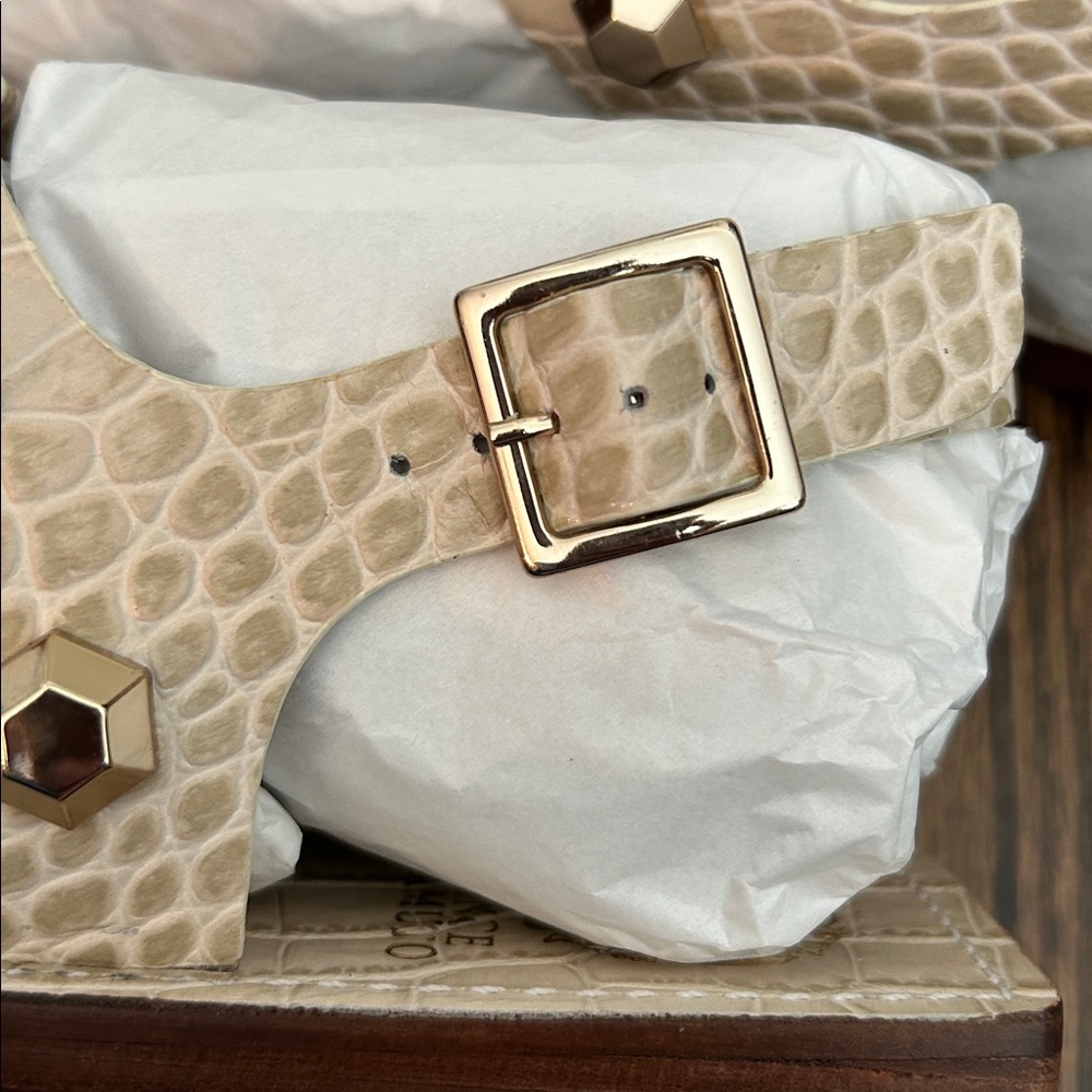 Vince Camuto VC-Dailette Summer Sandal - Picture 6 of 9